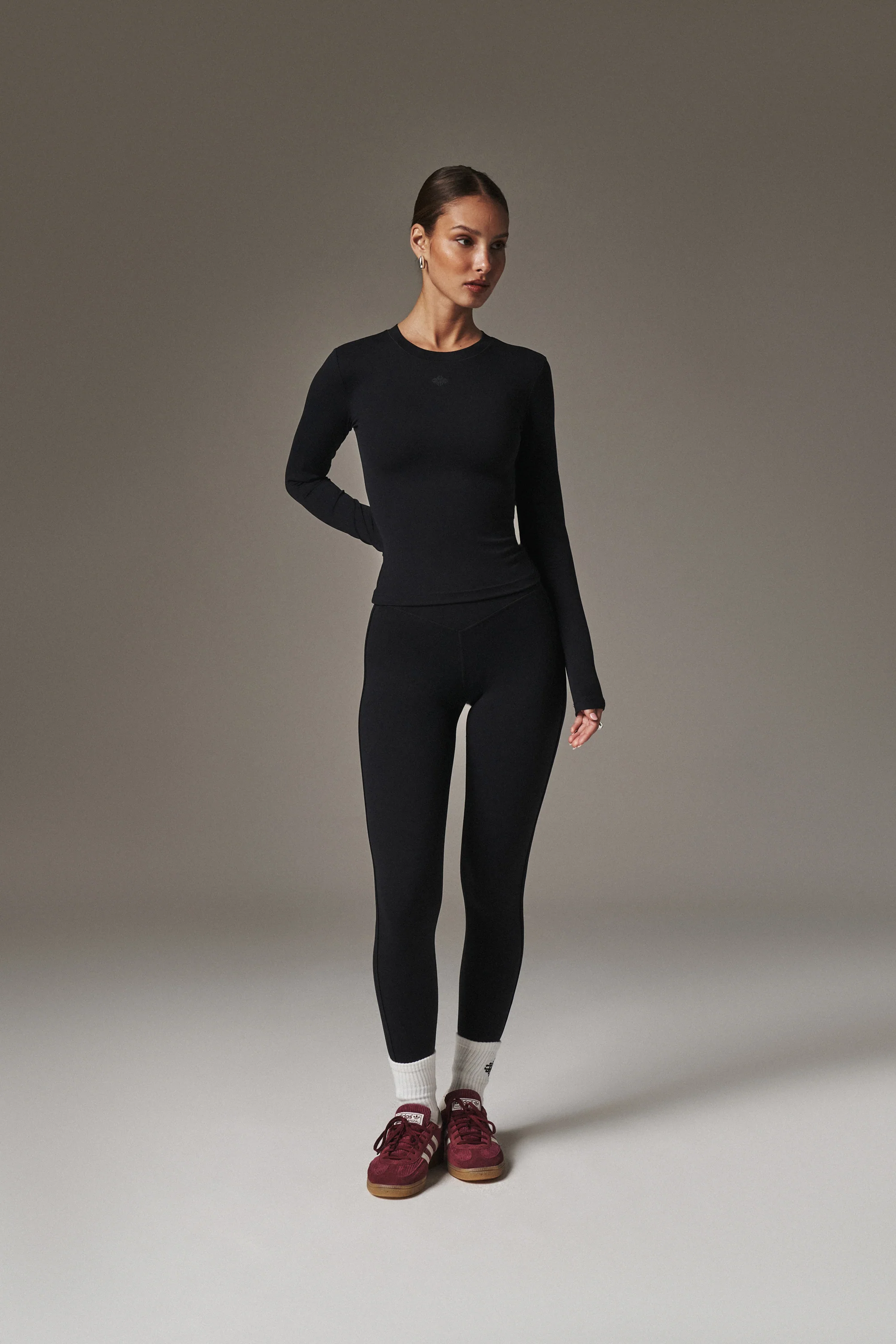 SCULPTING STRETCH LONG SLEEVE TOP - BLACK - Image 8