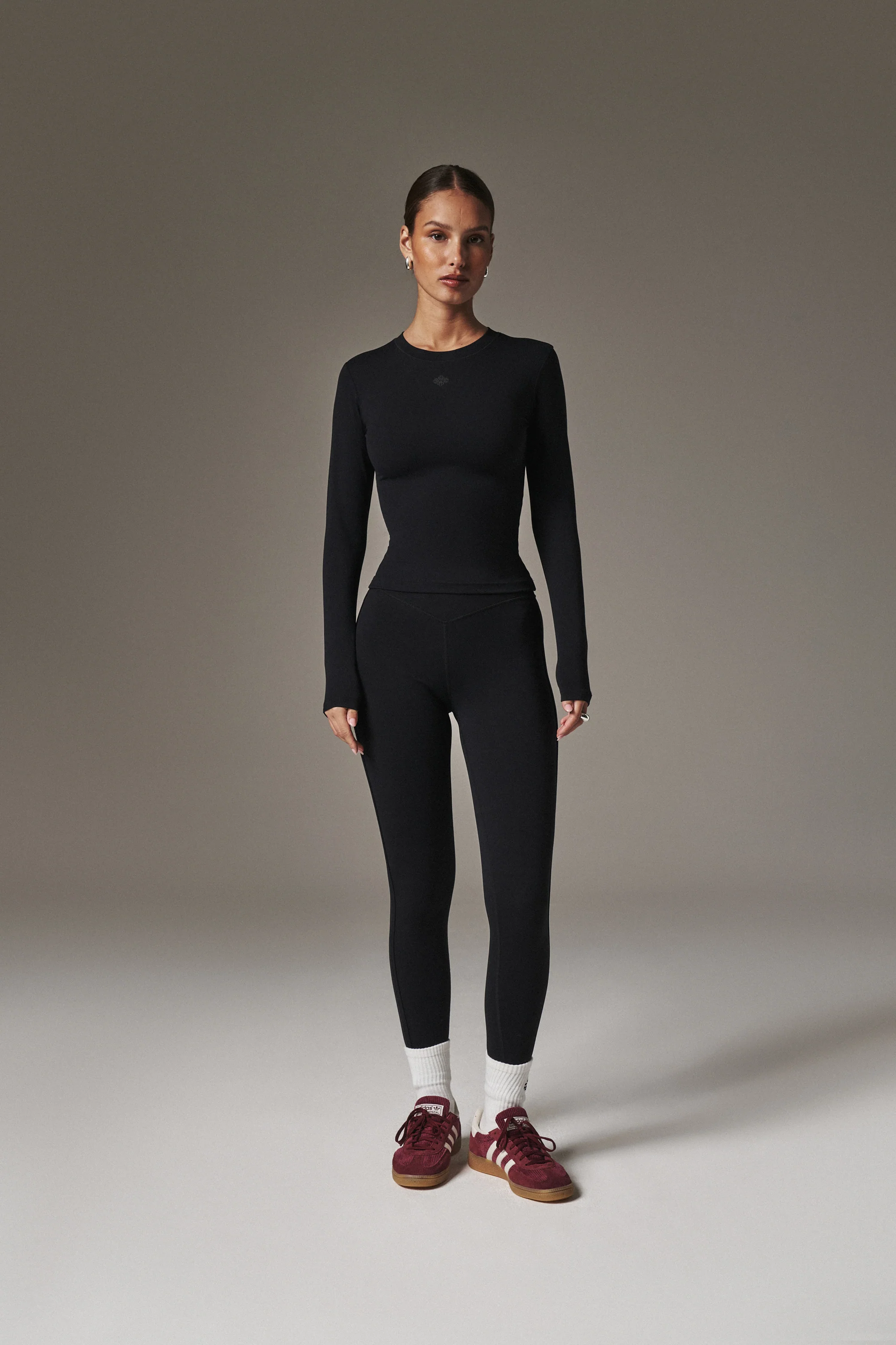 SCULPTING STRETCH LONG SLEEVE TOP - BLACK - Image 9