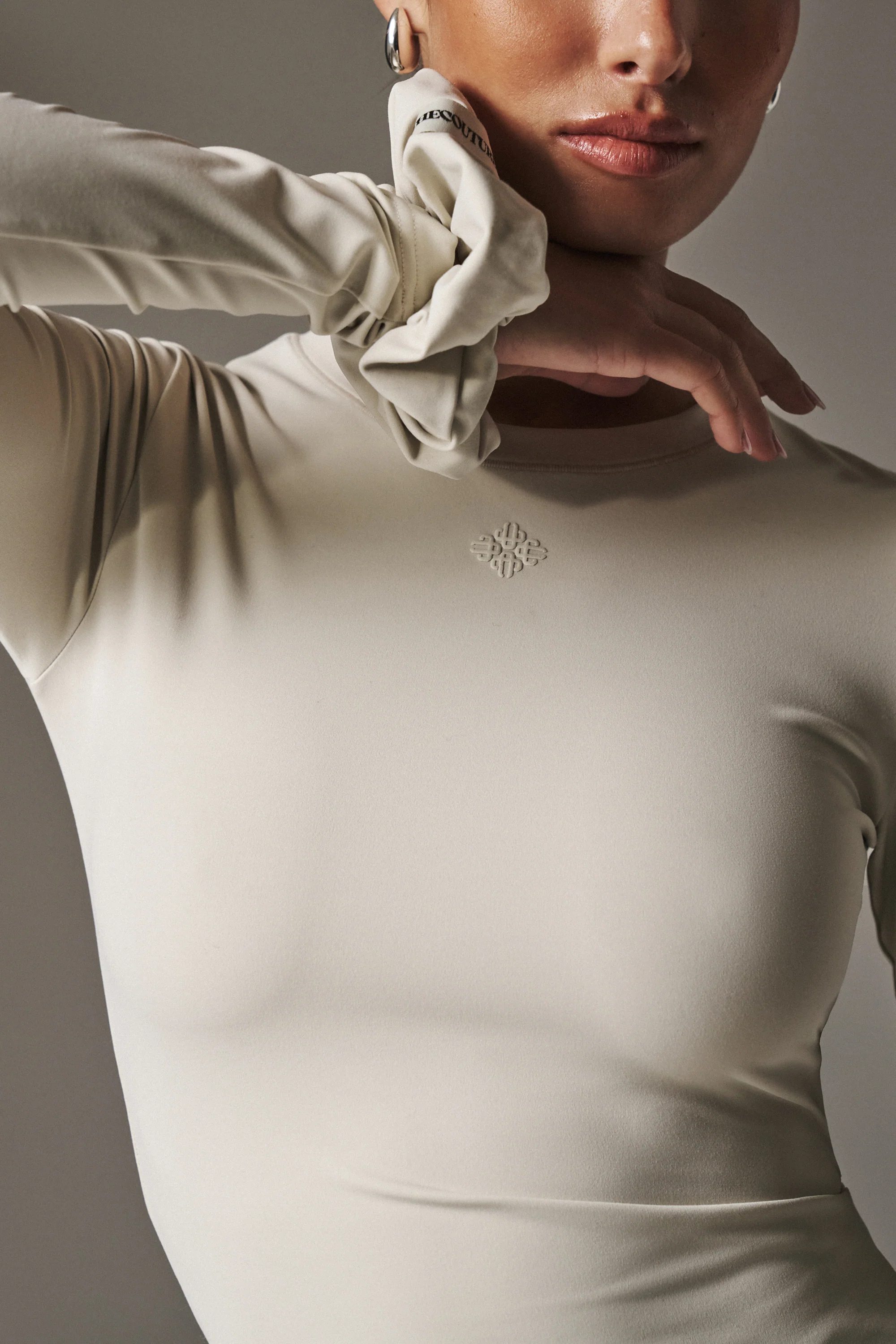SCULPTING STRETCH LONG SLEEVE TOP - BONE - Image 4