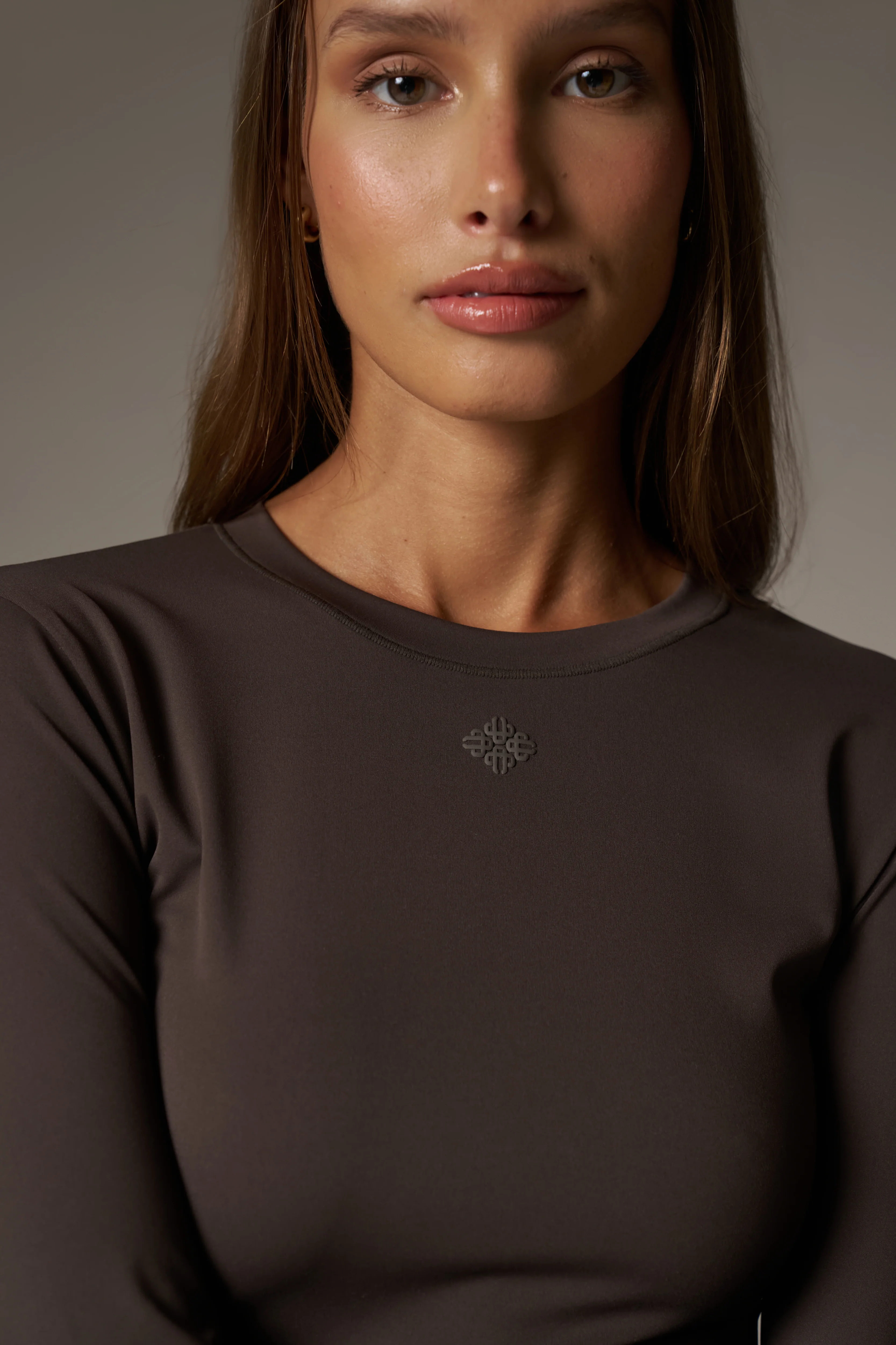 SCULPTING STRETCH LONG SLEEVE TOP - CHOCOLATE - Image 4