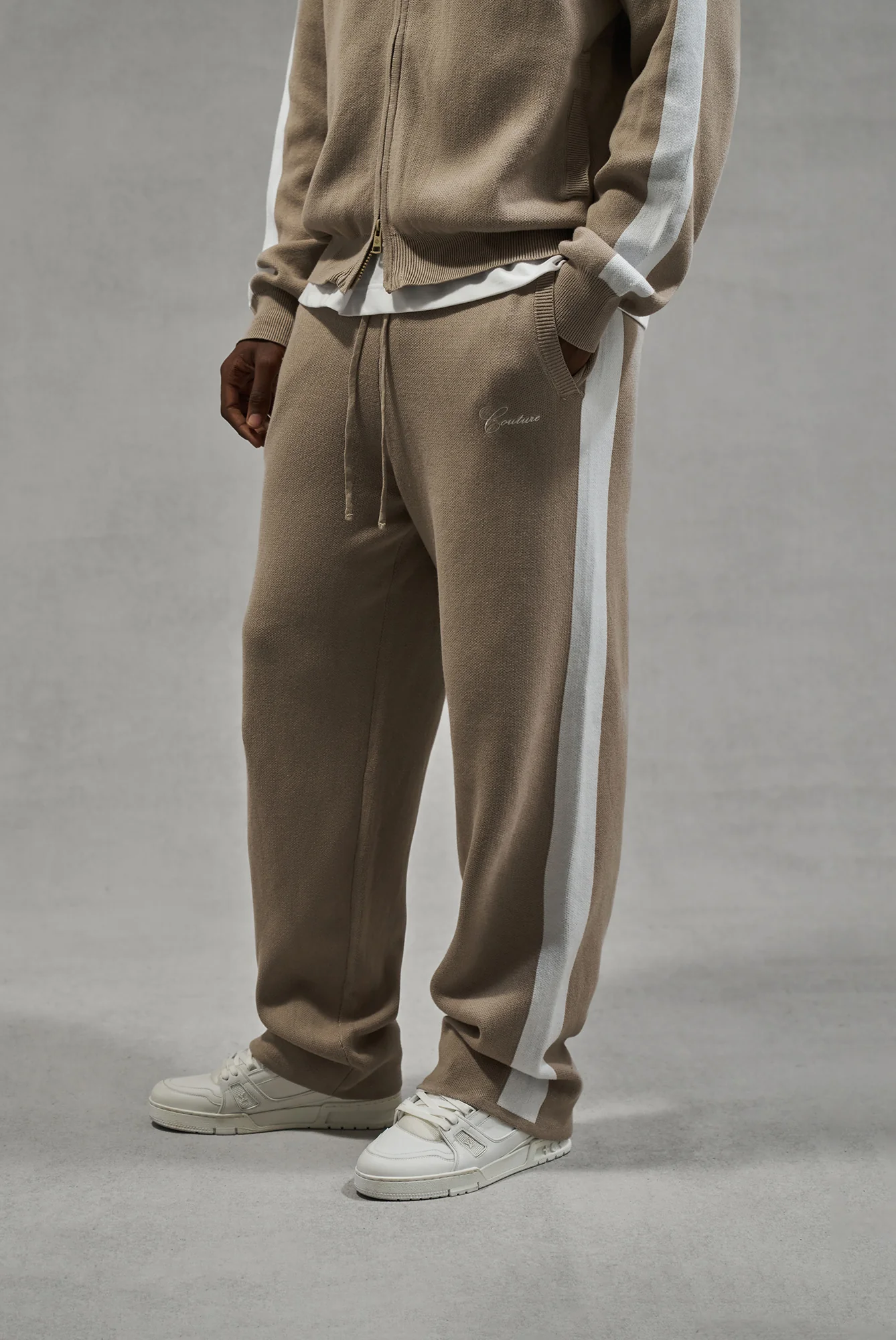 SIDE STRIPE KNITTED JOGGER - BEIGE - Image 3