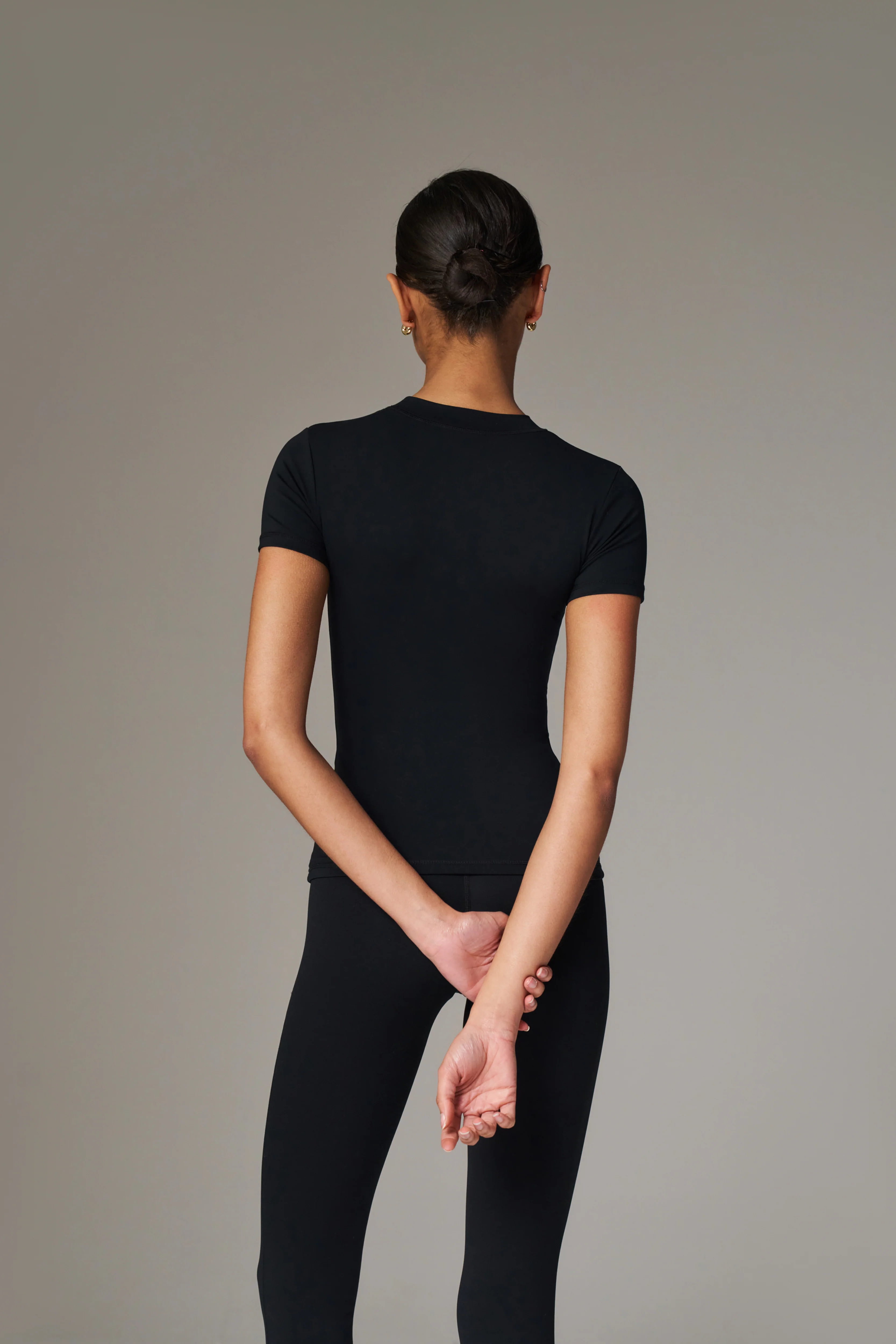 SCULPTING STRETCH EMBLEM BABY TEE - BLACK - Image 6