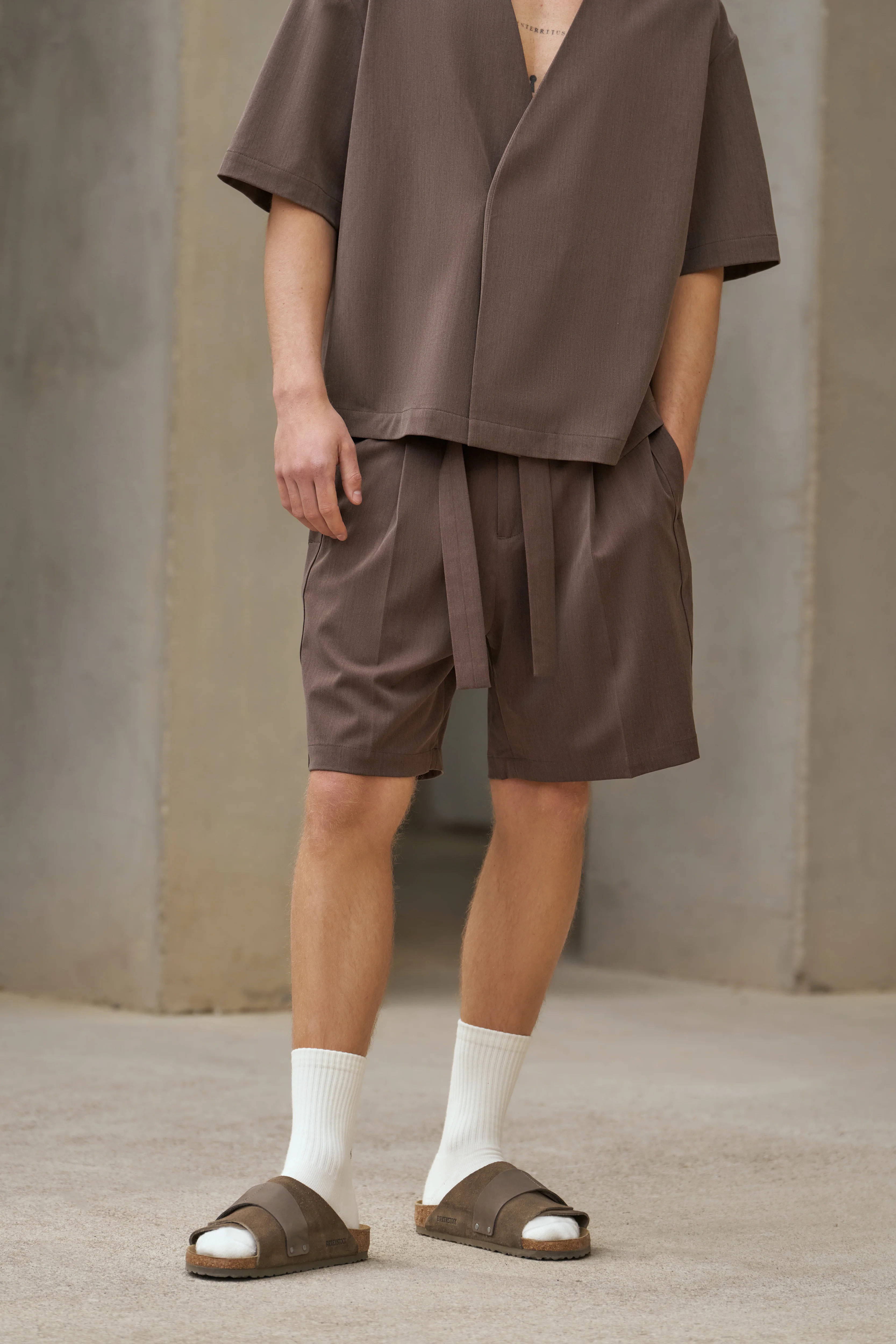 TAILORED SHORTS - BROWN - Image 3