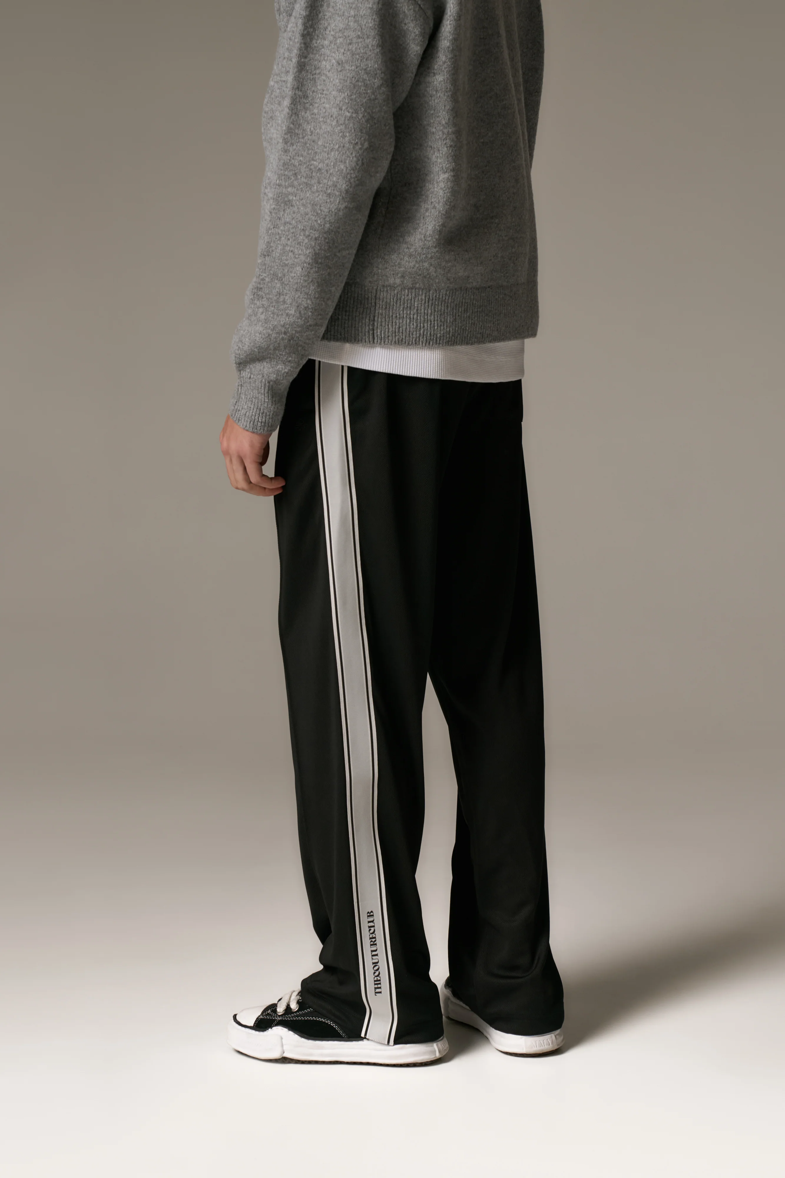 TAPE MESH JOGGER - BLACK - Image 7
