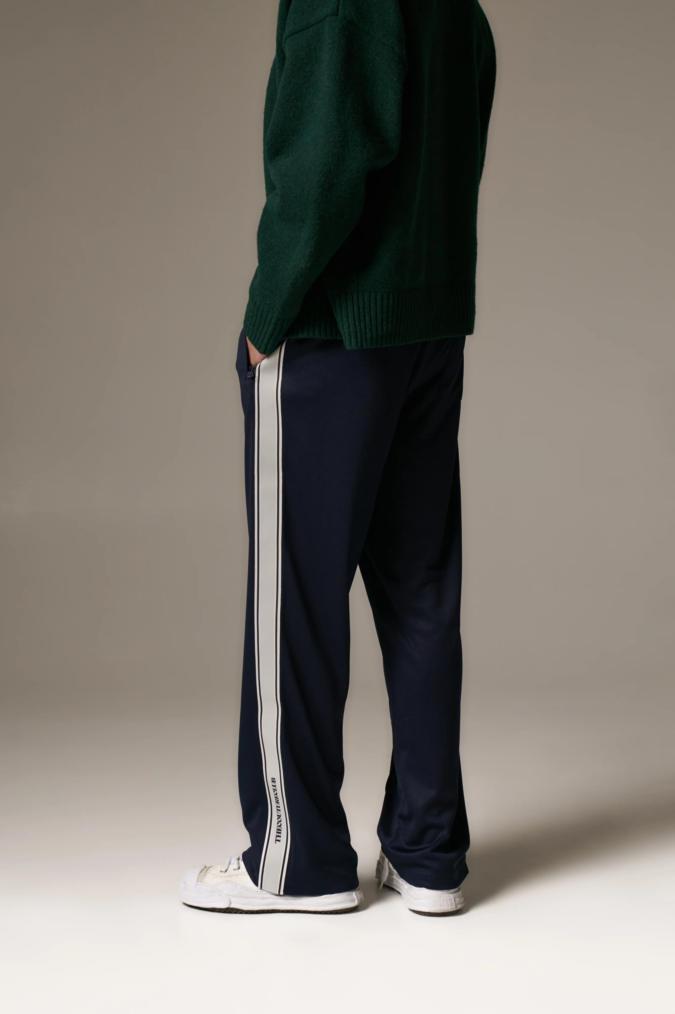 TAPE MESH JOGGER - NAVY - Image 4