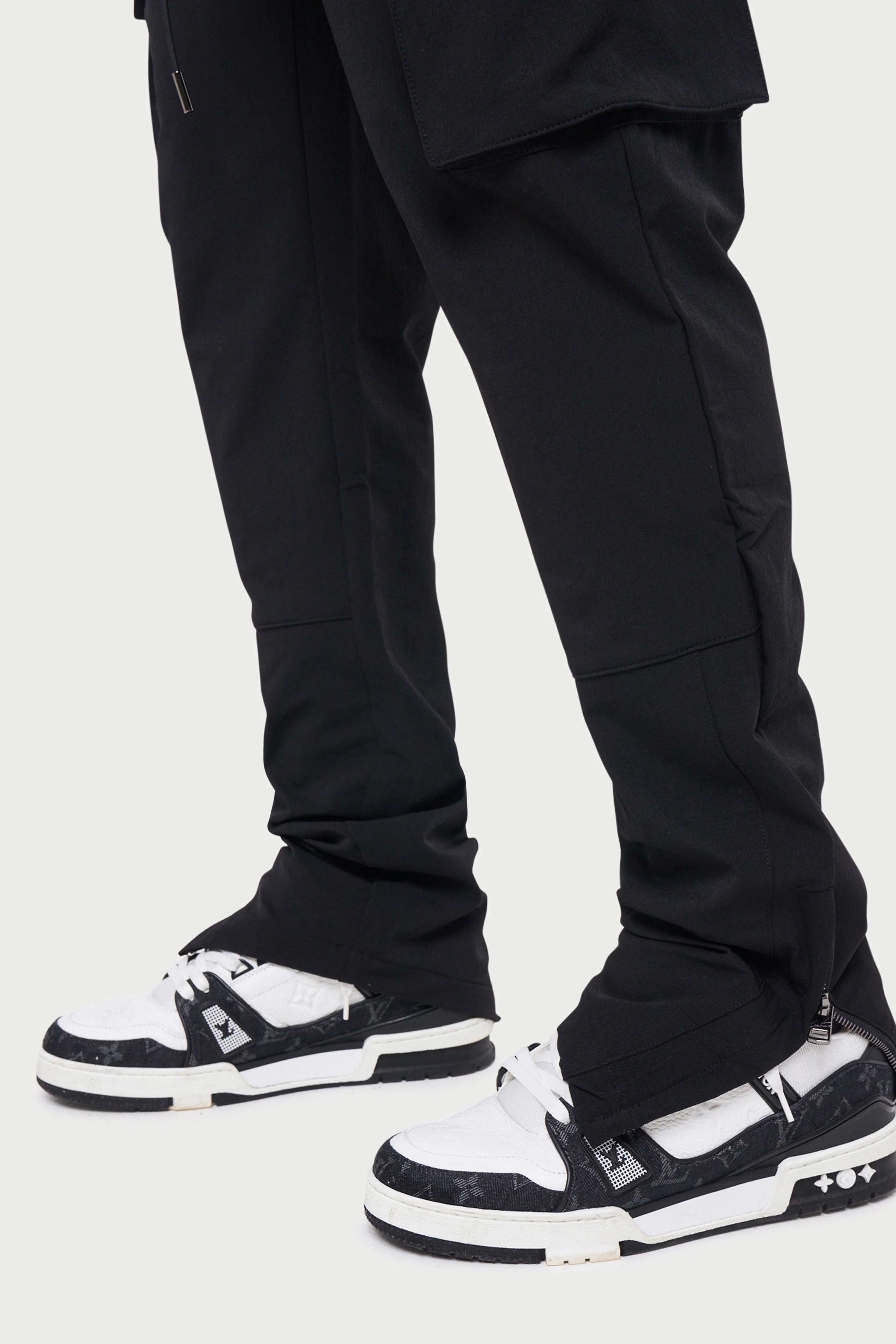 TECHNICAL STRETCH ZIP CARGO PANTS - BLACK - Image 3