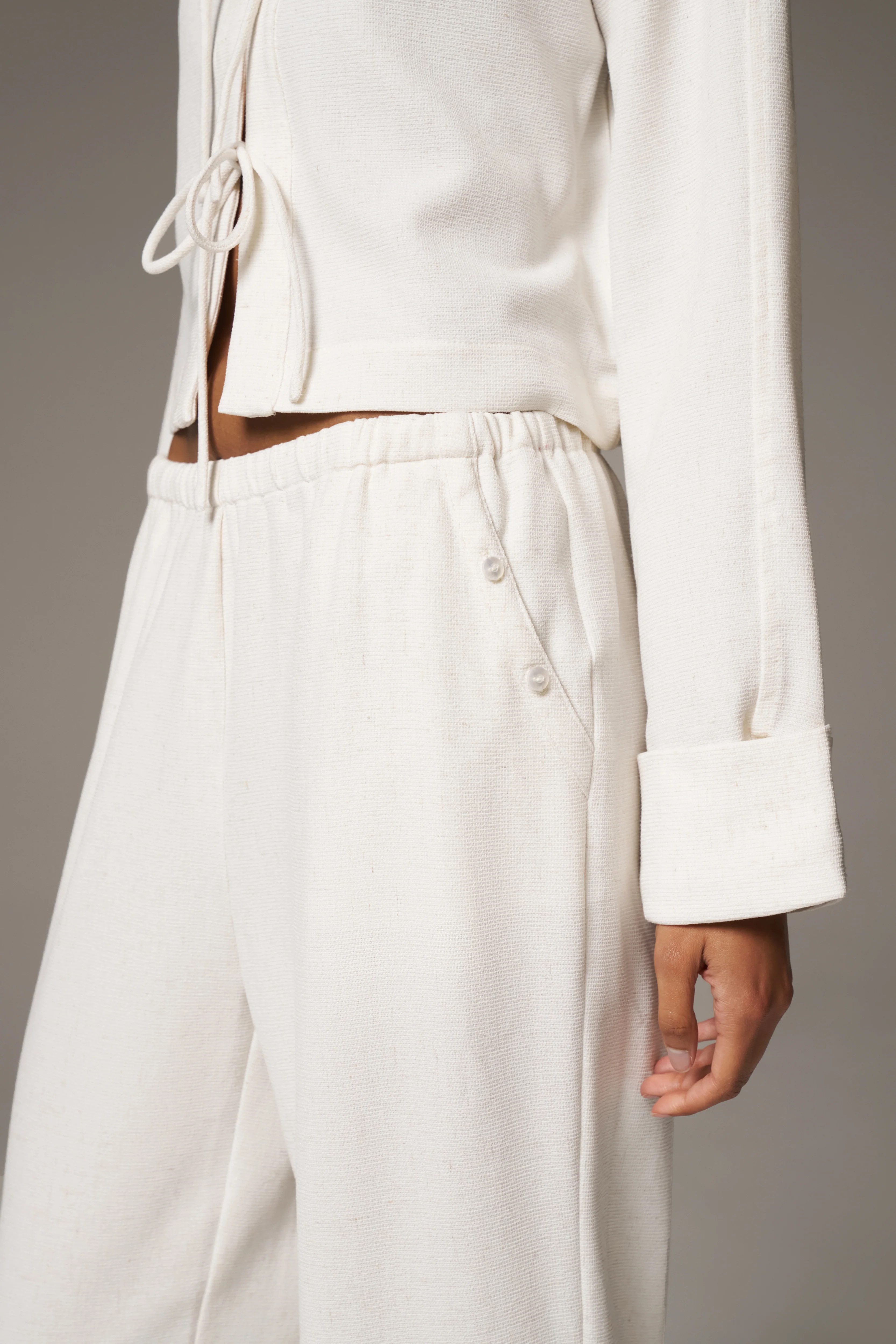 TEXTURED LINEN BUTTON DETAIL TROUSER - BEIGE - Image 4