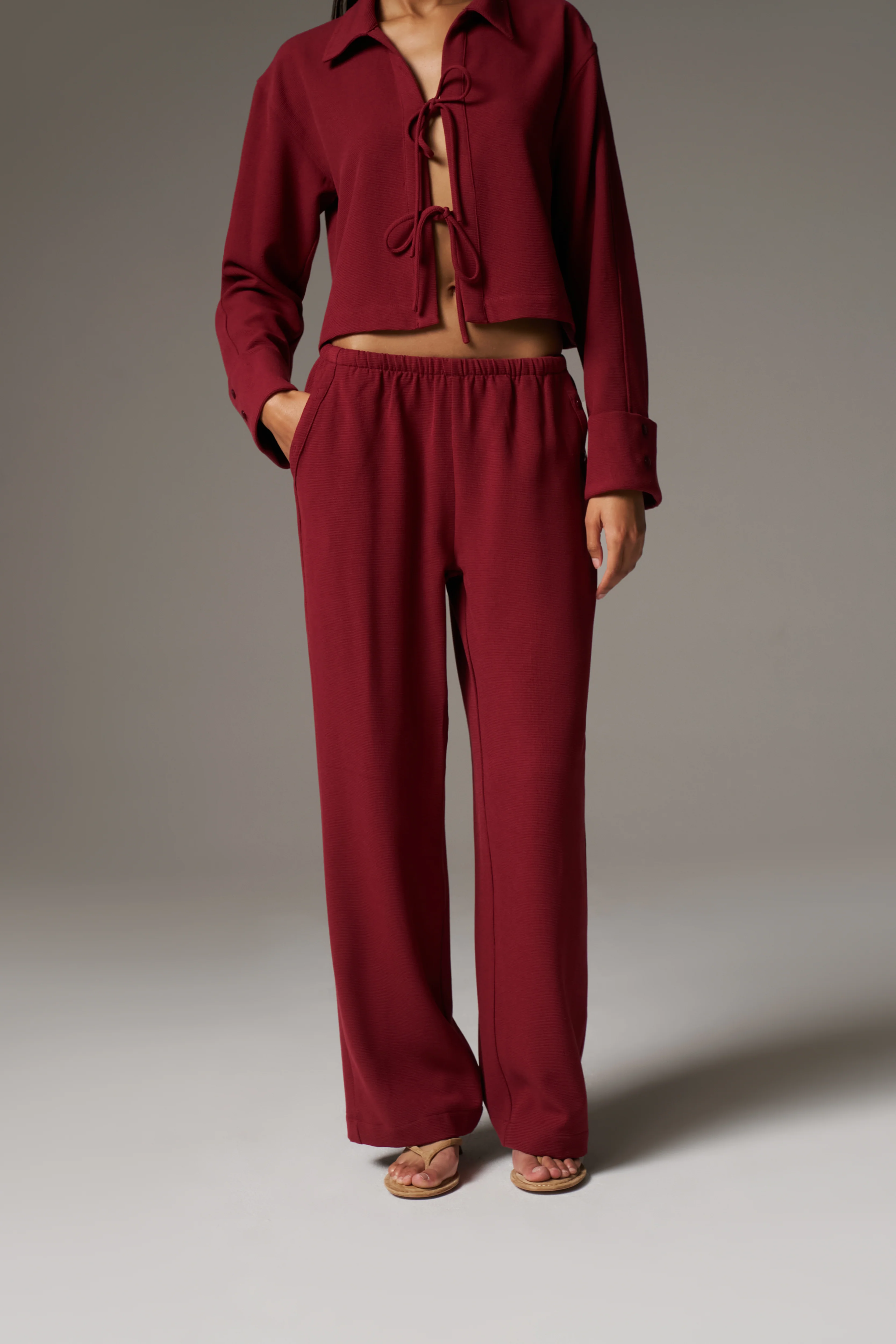 TEXTURED LINEN BUTTON DETAIL TROUSER - BURGUNDY - Image 3