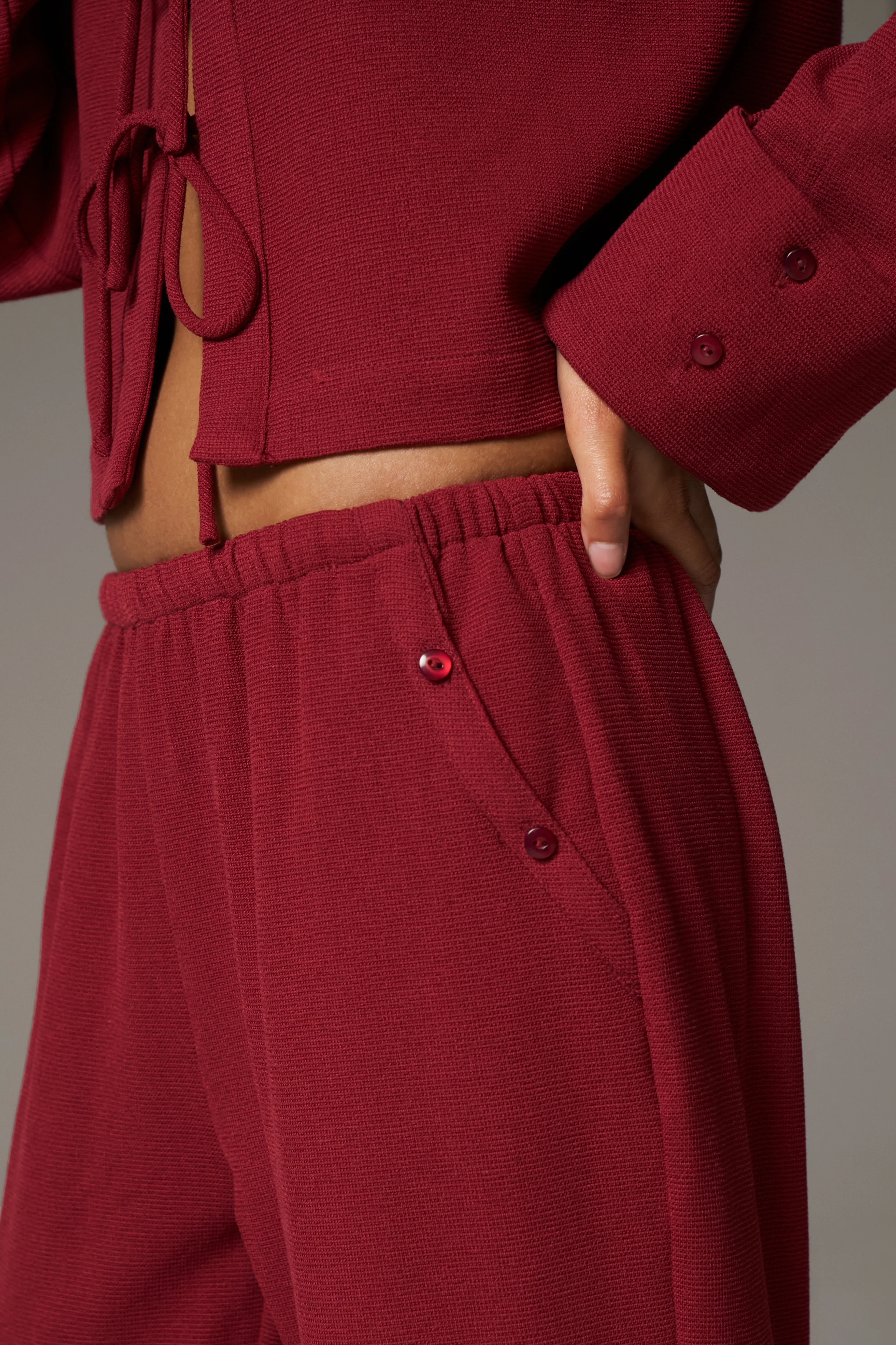 TEXTURED LINEN BUTTON DETAIL TROUSER - BURGUNDY - Image 4