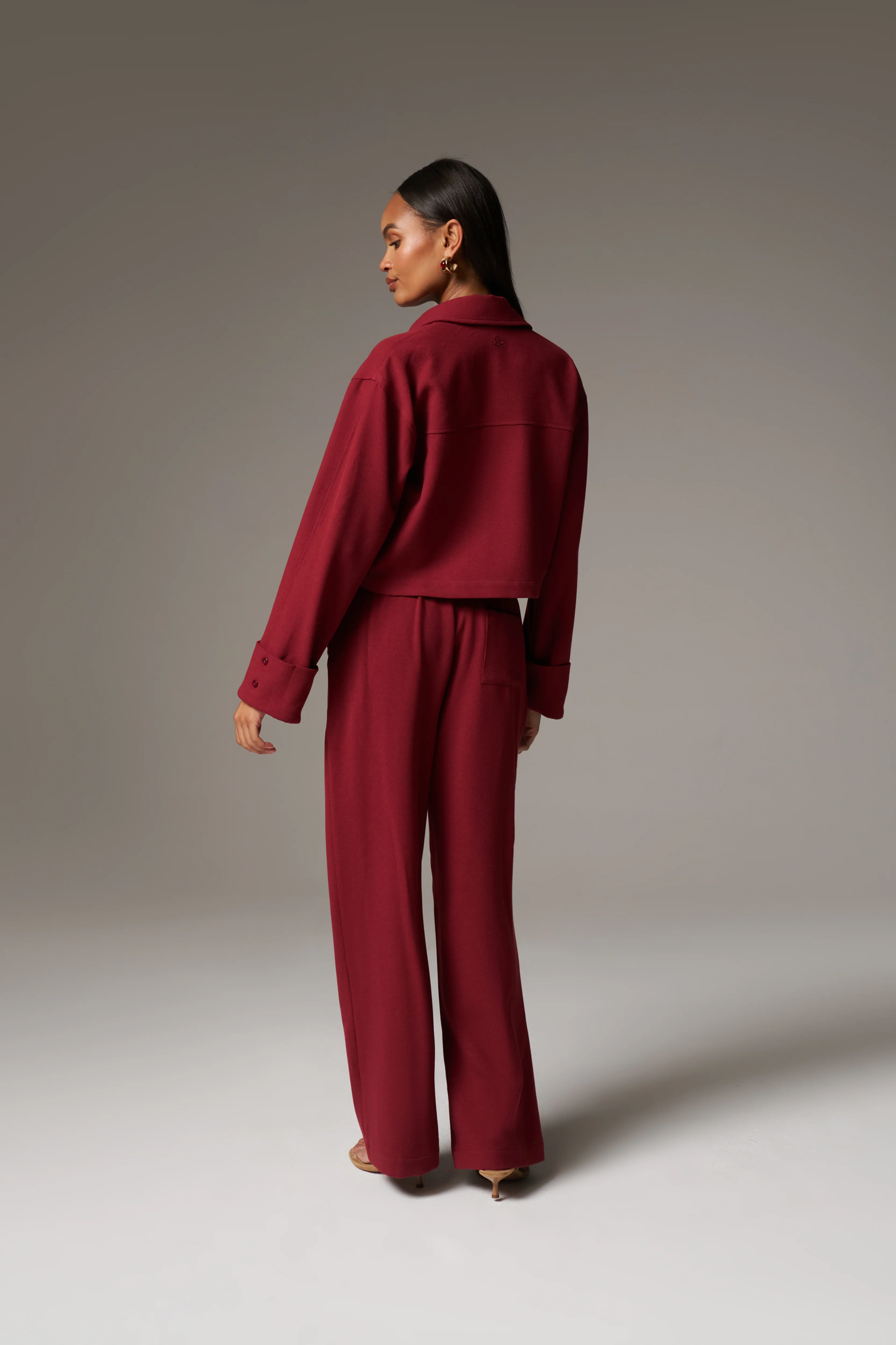 TEXTURED LINEN BUTTON DETAIL TROUSER - BURGUNDY - Image 9