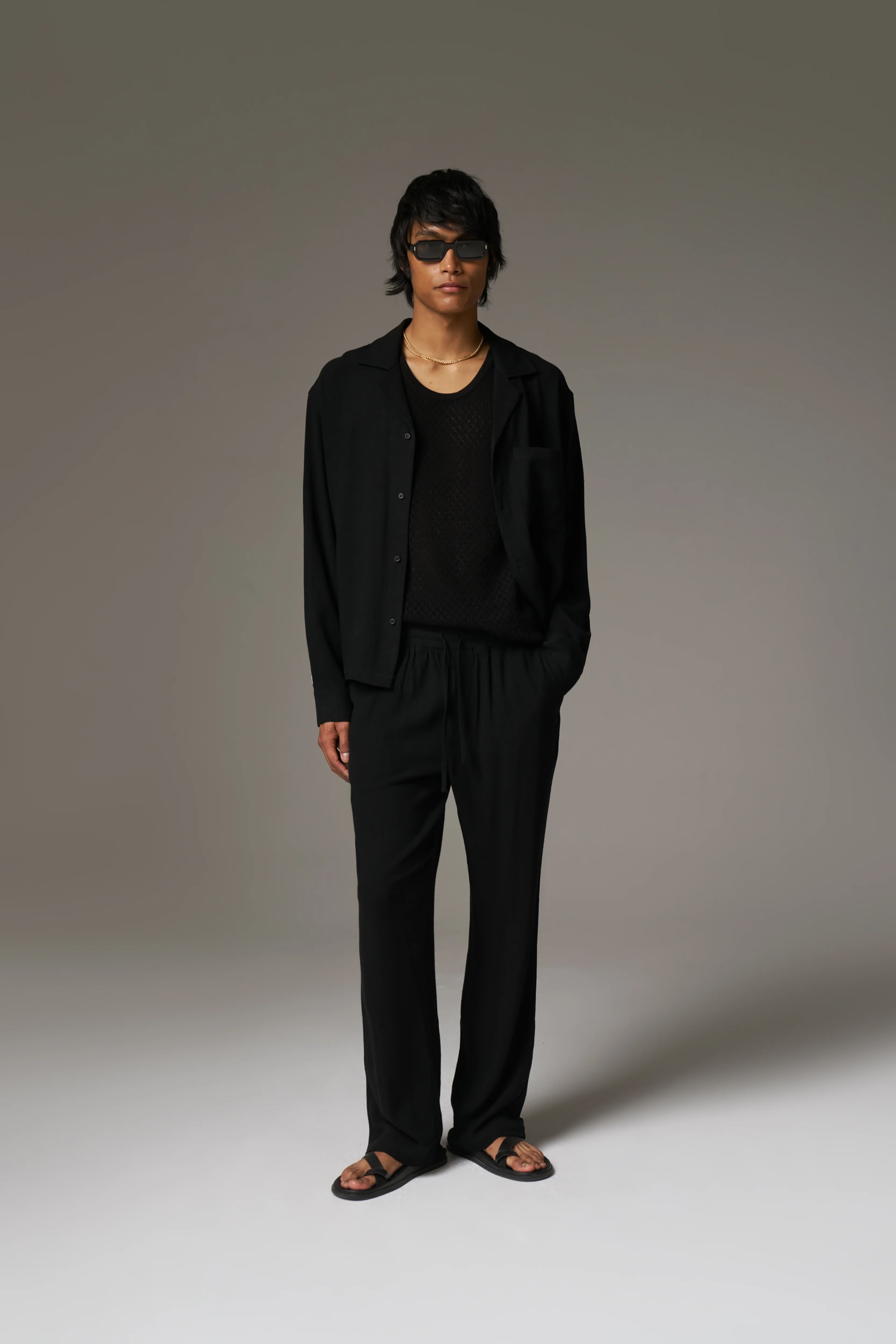 TEXTURED WOVEN SHIRT - BLACK - Image 3