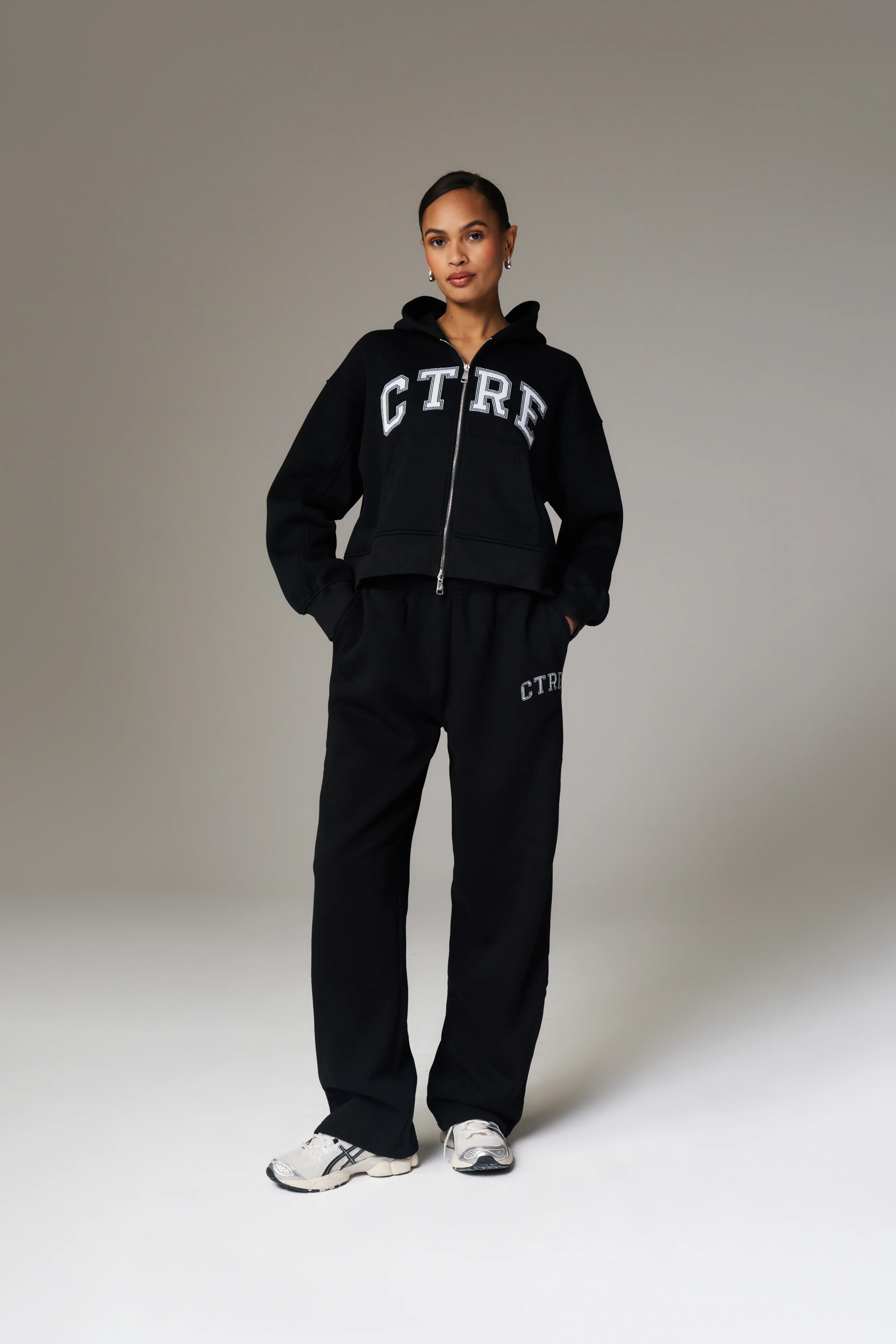CTRE CROPPED ZIP THROUGH HOODIE - BLACK - Image 3