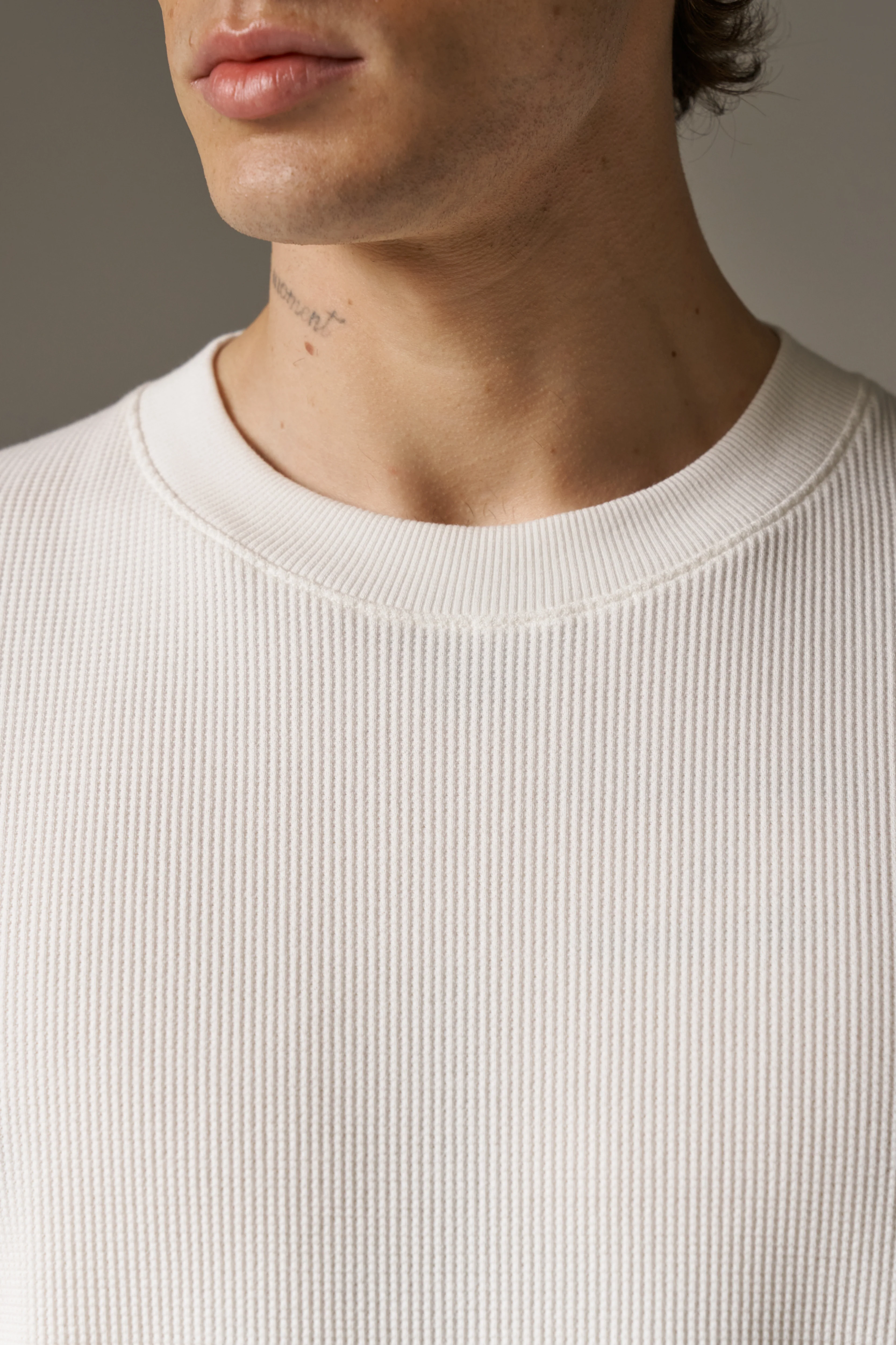 WAFFLE LONG SLEEVE T-SHIRT - OFF WHITE - Image 4