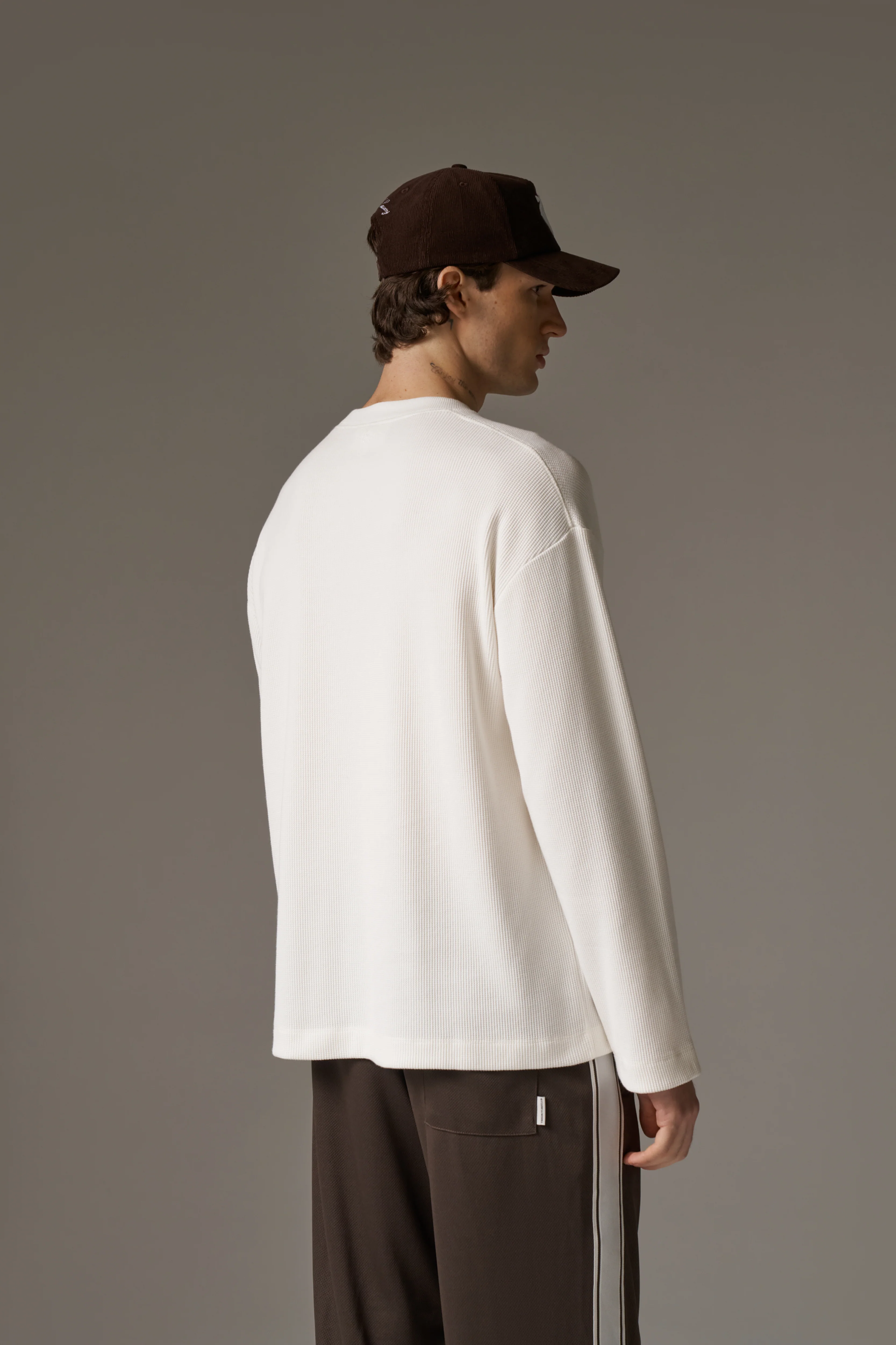 WAFFLE LONG SLEEVE T-SHIRT - OFF WHITE - Image 6
