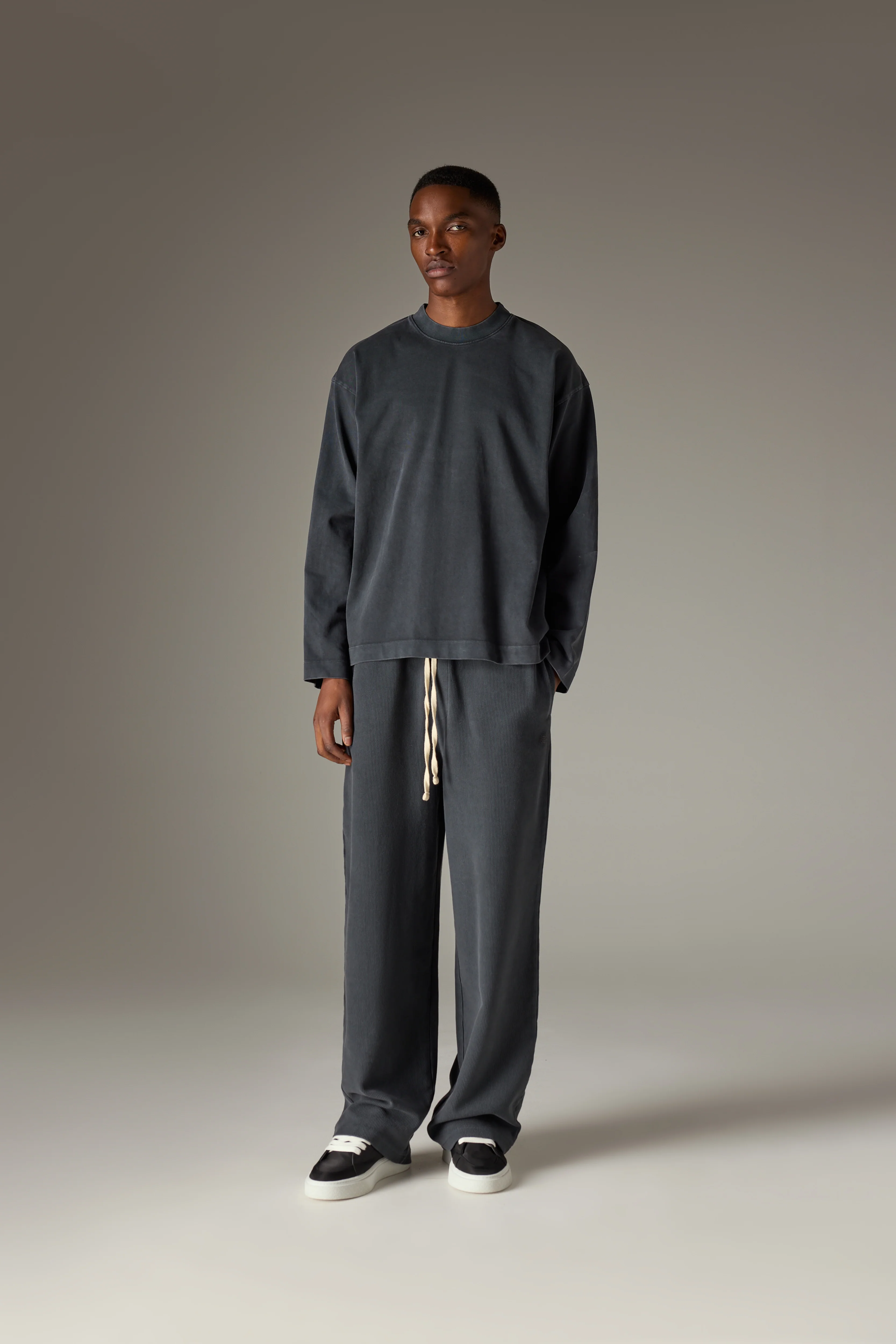 WASHED LONG SLEEVE T-SHIRT - WASHED BLACK - Image 3