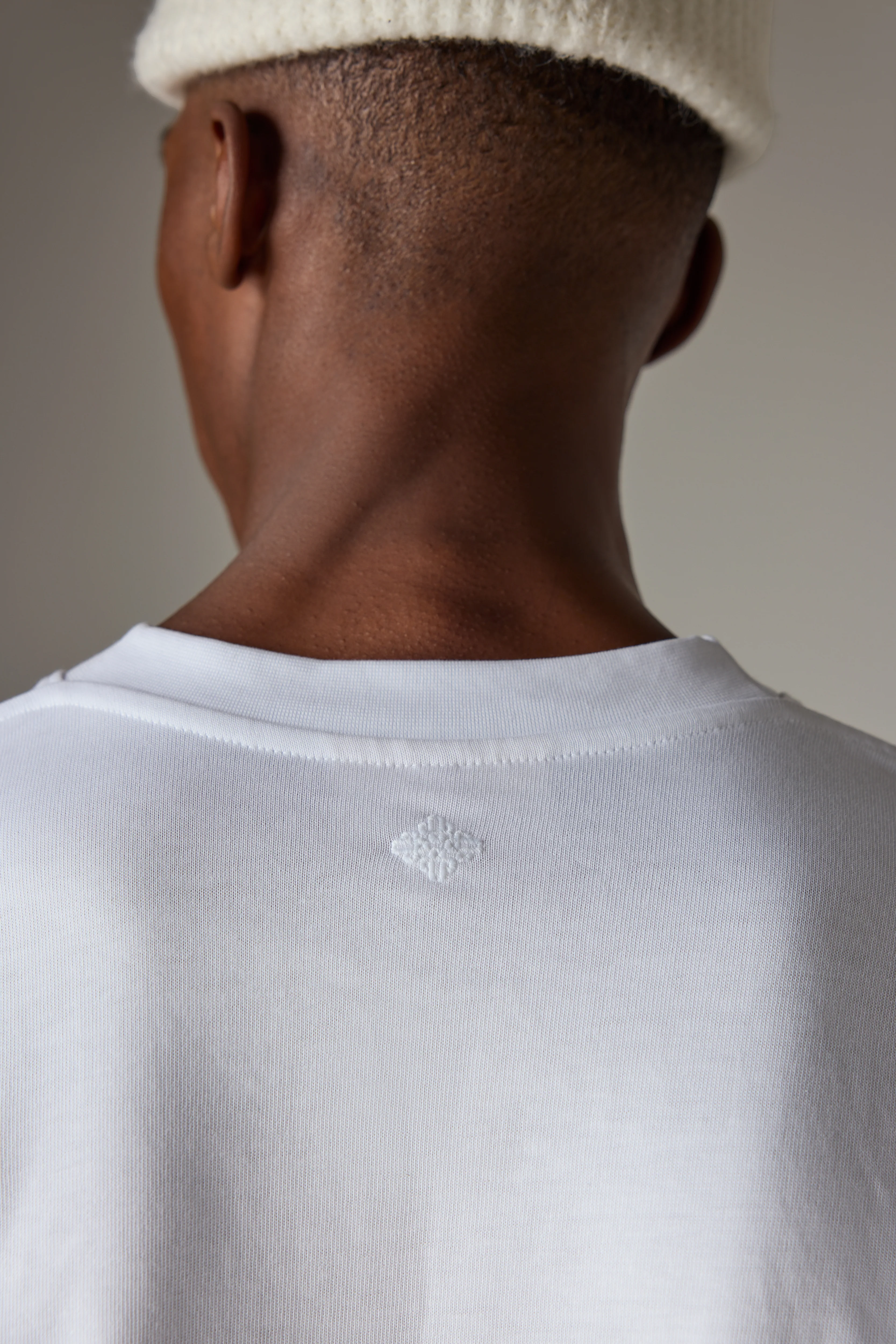 WASHED LONG SLEEVE T-SHIRT - WHITE - Image 4