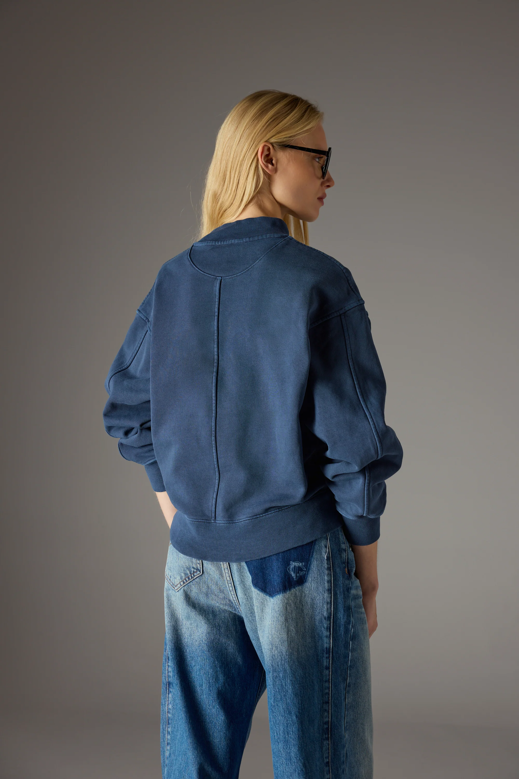 WASHED MOCK NECK SWEATSHIRT - DARK NAVY - Image 6