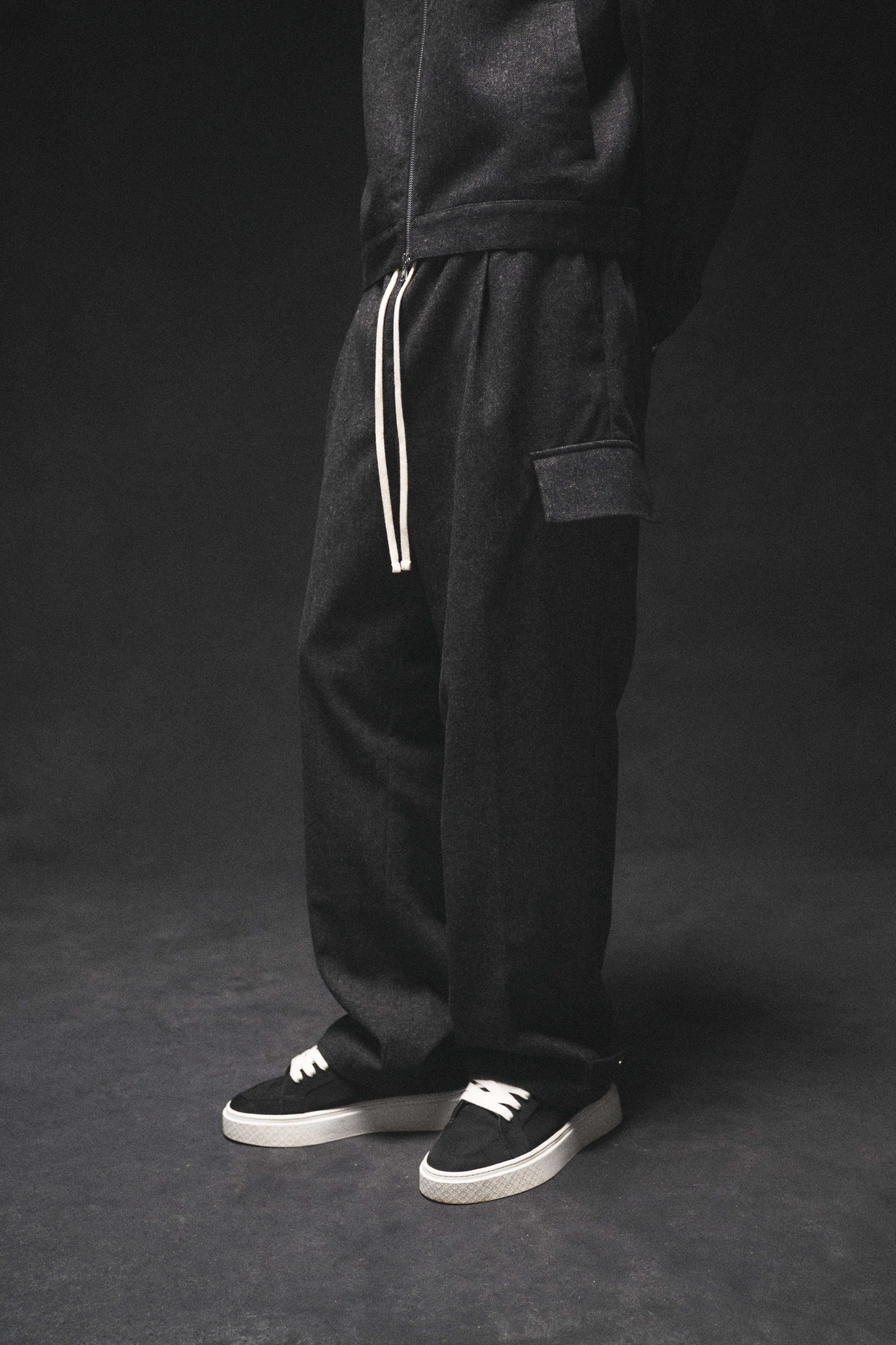 WIDE LEG HERRINGBONE TROUSERS - CHARCOAL - Image 2