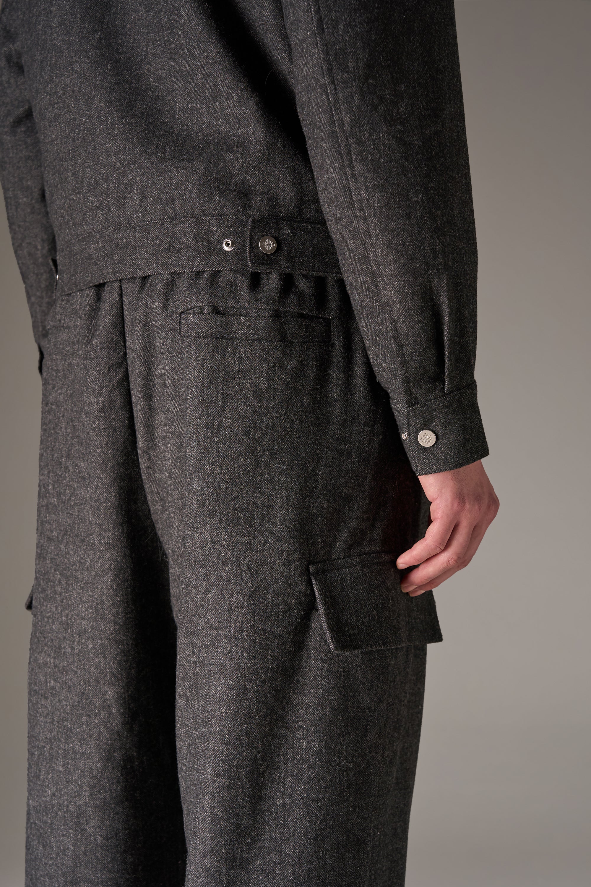WIDE LEG HERRINGBONE TROUSERS - CHARCOAL - Image 5