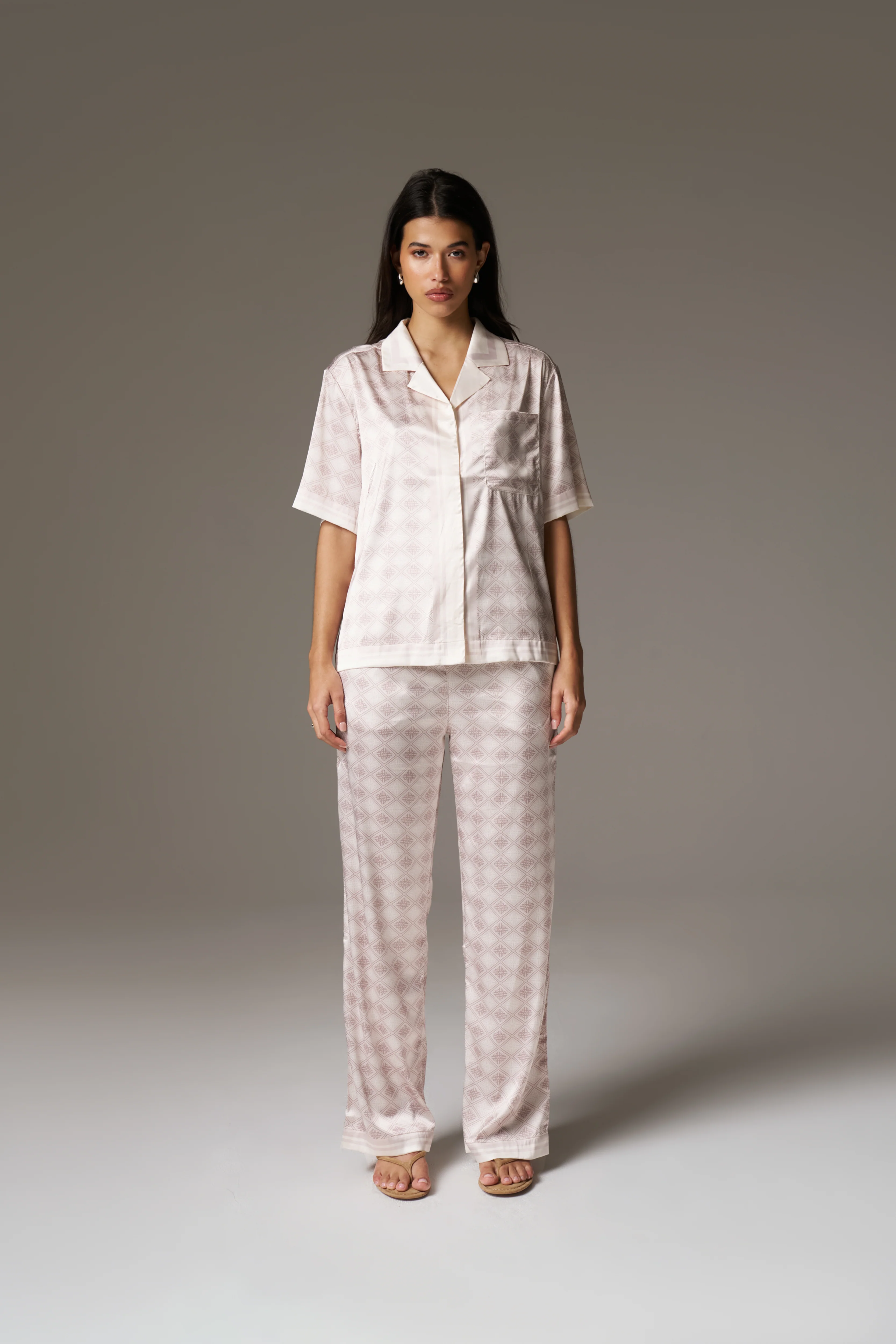 EMBLEM PRINT SHIRT - BEIGE - Image 3